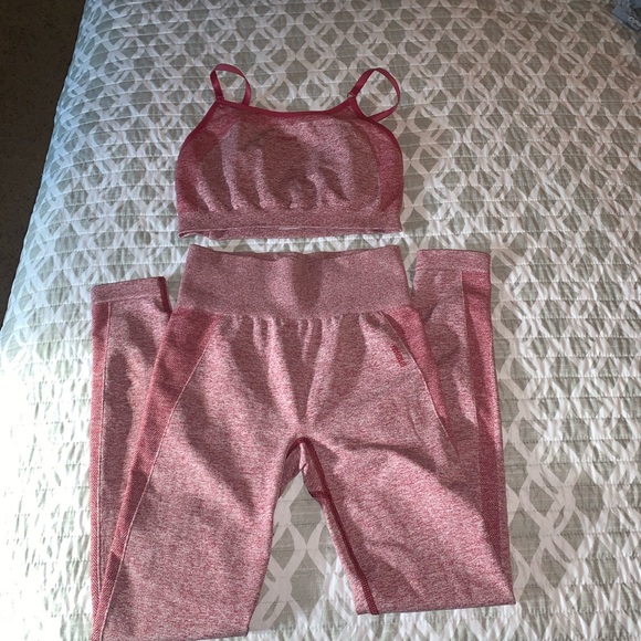 Gymshark womens athletic sports bra & leggings set - Picture 3 of 4